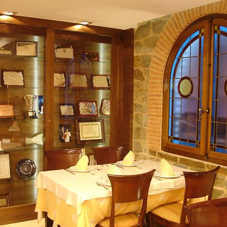 Hotel Restaurante La Peseta Асторга Екстериор снимка